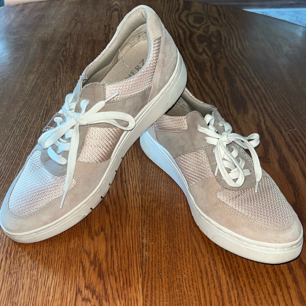 Naturalizer women’s 10 sneakers, pink/brown suede, pre-owned